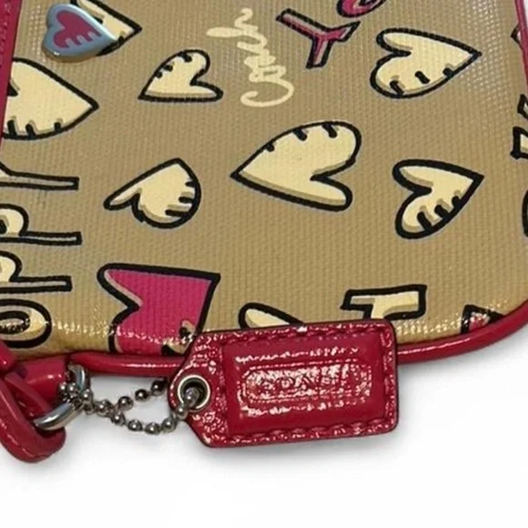 Coach Poppy Graffiti Heart Doodle Print Wristlet NWOT - Picture 3 of 7